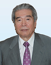 代表取締役会長 小山田 雍(秋田県医師会長)